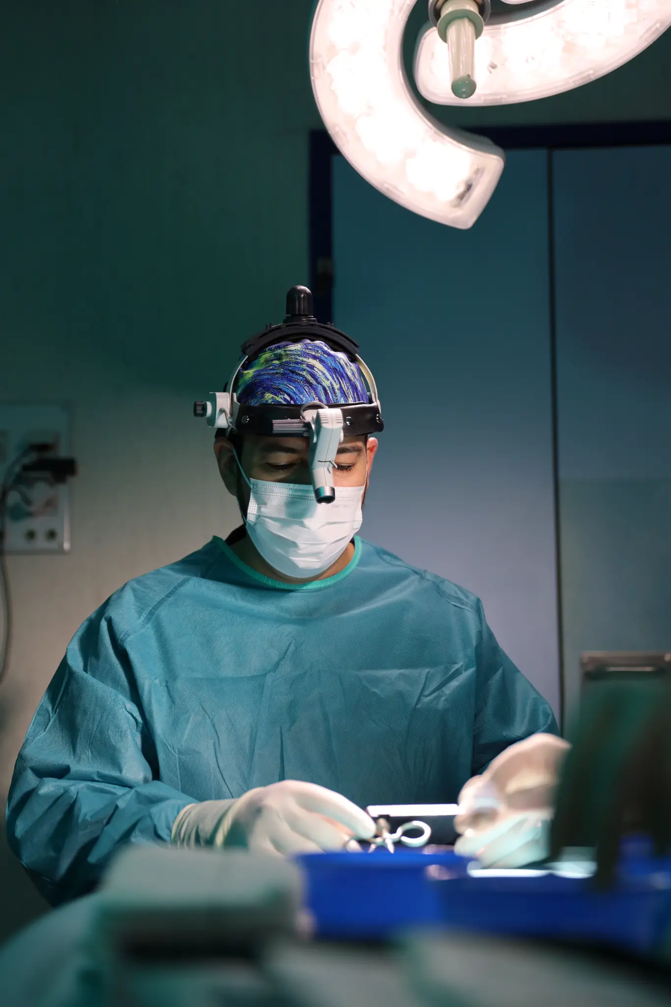 Dr. Jorge Duque Silva en quirófano · Rinoplastia cerrada